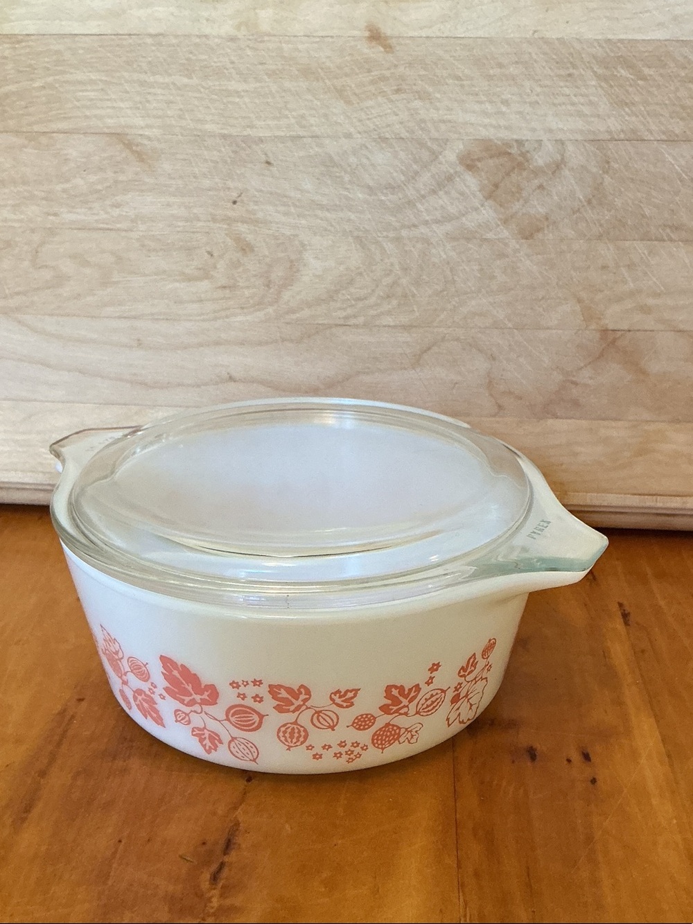 Vintage Pyrex “Gooseberry” White & Pink #474 Casserole Dish w/ Lid